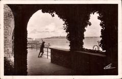CPA Dinard Vue prise de la Terrasse du Musee de la Mer vers St Malo 