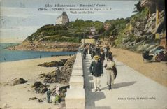 CPA Cote d'Emeraude Dinard Promenade sur la Digue 