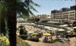 CPA Cote d'Emeraude Dinard La Terrasse du Crystal Hotel et la Plage 