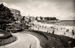 CPA Dinard Descente a la Plage 