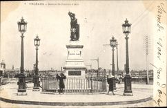 CPA Orleans Statue de Jeanne d'Arc 
