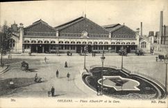CPA Orleans Place Albert I et la Gare 