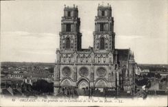 CPA Orleans Vue generale sur la Cathedrale de la Tour du Musee 
