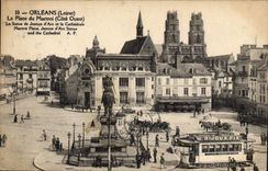 CPA Orleans Loiret La Place du Matroi Cote Ouest La Statue de Jeanne d'Arc et la Cathedrale Matroi P