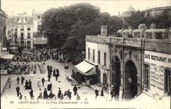 CPA Saint Malo La Place Chateaubriand 