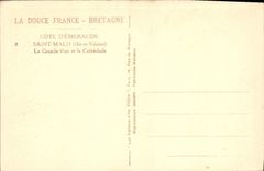 CPA La Douce Frnce Bretagne Cote D'Emeraude Saint Malo Ille et Vilaine La Grande Rue et la Cathedral
