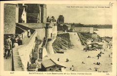 CPA Saint Malo Les Remparts et la Notre Dame 
