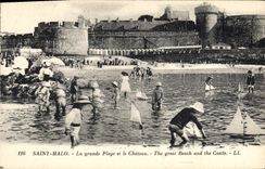 CPA Saint Malo La grande plage et le Chateau 