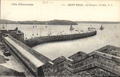 CPA Cote d'Emeraude Saint Malo Les Remparts Le Mole 
