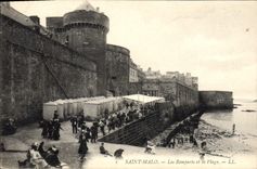 CPA Saint Malo Les Remparts et la Plage 