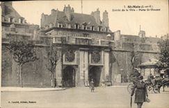 CPA St Malo I et V entree de la ville porte St Vincent 