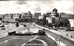 CPA Saint Malo Cite Corsaire le chateau et le nouvelles Constructions 