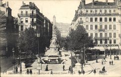 CPA Lyon Place de la Republique et Monument Carnot 
