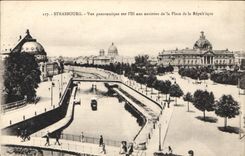 CPA Strasbourg Vue panoramique sur l'Ile aux environs de la Place de la Republique 