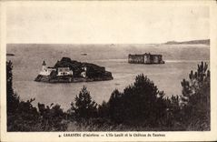 CPA Carantec Finistere l'Ile Louet et le chateau du Taureau 