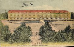 CPA Pau la Caserne Bernadotte Avion Aviation Militaria