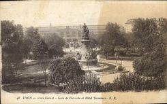 CPA Lyon place Carnot gare de Perrache et hotel Terminaus 