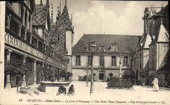 CPA Beaune hotel Dieu la Cour d'honneur 