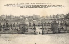 CPA Dijon place d'Armes vue de l'hotel de Ville 