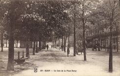 CPA Dijon Un coin de la Place Darcy 
