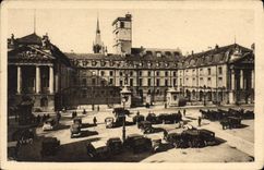 CPA Dijon Cote d'Or Ancien Palais des Ducs de Bourgogne La place d'Armes 