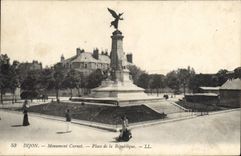 CPA Dijon Monument Carnot Place de la Republique 