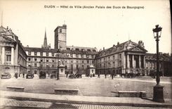 CPA Diijon Hotel de Ville Ancien palais des Ducs de Bourgogne 