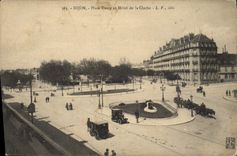 CPA Dijon Place Darcy et Hotel de la Cloche 