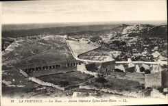 CPA La Provence Les Baux Ancien Hopital et Eglise Saint Blaise 