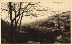 CPA Les Baux Beaumaniere vue sur le vallon de la fontaine 