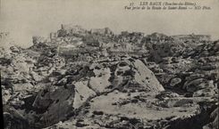 CPA Les Baux Bouches du Rhone vue prise de la route de Saint Remi 