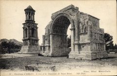 CPA Environs d'Arles L'Arc et le Mausolee de Saint Remi 