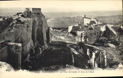 CPA Les Baux La Tour Sarrazine et trou de l'Aure 