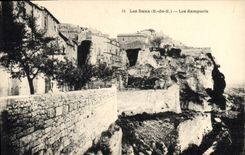 CPA Les Baux B du R Les Remparts 