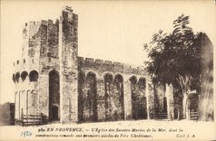 CPA En Provence L'Eglise des Stes Maries de la Mer 