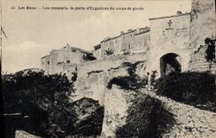 CPA Les Baux Les Remparts la pore d'Eguieres du corps de garde