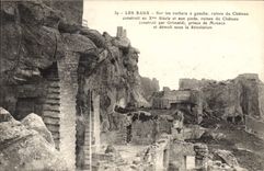 CPA Les Baux Sur les rocher a gauceh ruines du Chateau construit au Xme Siecle et aux pieds ruines d