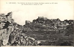 CPA Les Baux Vue generale des Ruines du Chateau des Baux construit au Xme siecle par Pons le Jeune e