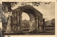CPA St Remy en Provence Les Monument Romains (Plateau des Antiquites)