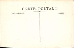 CPA Les Baux Rocher geants et chimeriques gardant l'entree du val d'enfer ou les pretres Druides imm