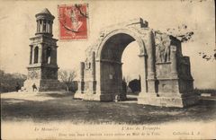 CPA Saint Remy de Provence Les Antiques L'Arc de Triomphe Le Mausolee