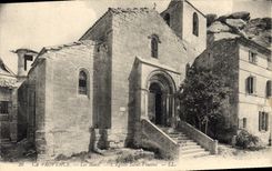 CPA La Provence les Baux L'Eglise Saint Vincent