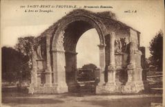 CPA Les Monument Romains de St Remy de Provence