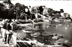 CPA Cote d'Emeraude Dinard Le Quai de la Perle l'Embarcadere des Vedettes Vertes 