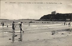 CPA Dinard La Pointe du Moulinet au loin Saint Malo 