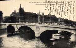CPA Paris La Conciergerie et le Pont au Change Bateaux Peniches