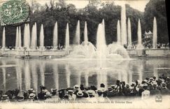 CPA Versailles Le Bassin de Neptune un Dimanche de Grandes Eaux