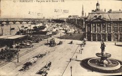 CPA Bordeaux Vue prise de la Bourse 
