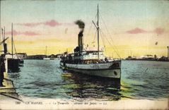 CPA Le Havre Le Trouville sortant des jetees Bateau