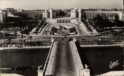 CPA Paris le pont a Lena et le palais de Chaillot